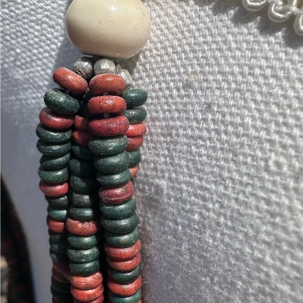Vintage Ethnic Style Red and Green Multi-Strand Beaded Necklace - Picture 4 of 7